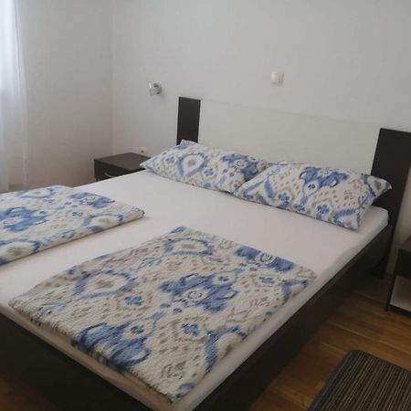 Apartments Ruzmarin 沃希 外观 照片