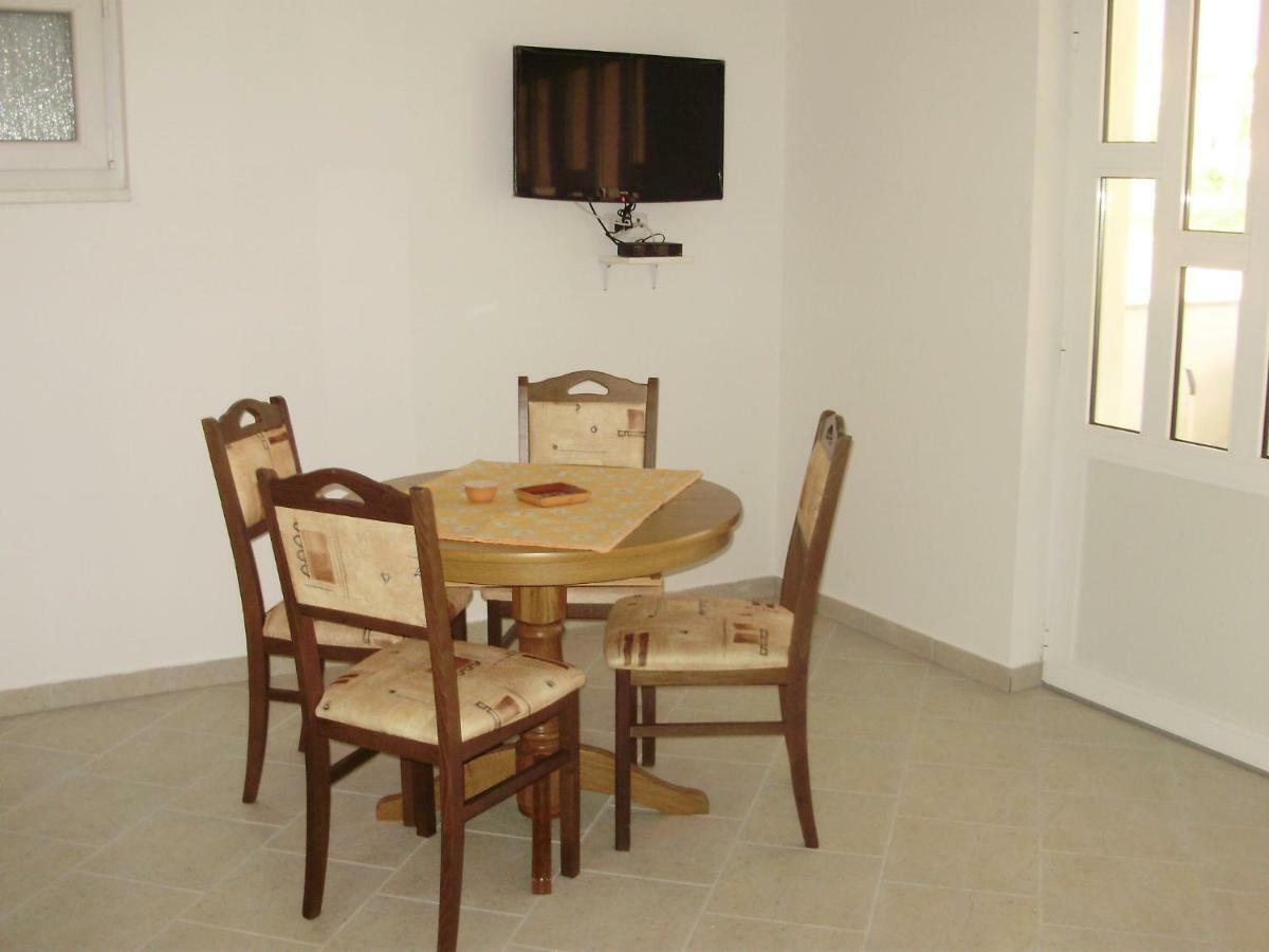 Apartments Ruzmarin 沃希 外观 照片